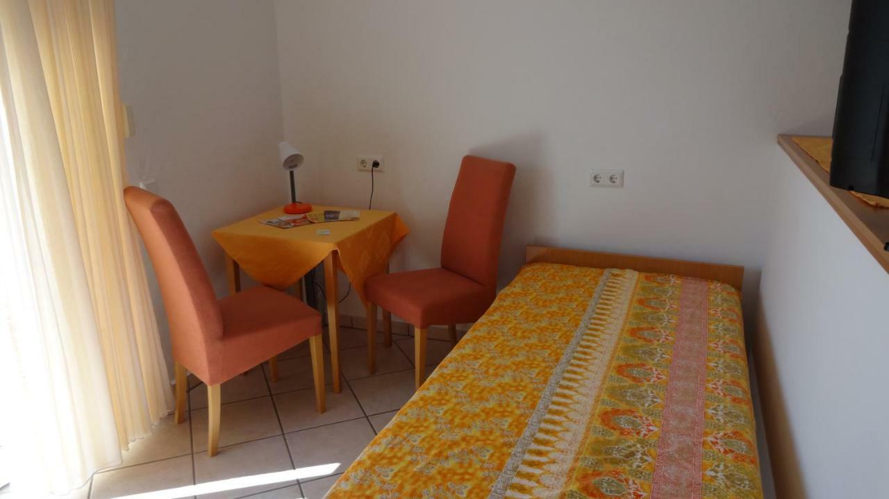 Gastehaus Reuten Bed & Breakfast Ensdorf Dış mekan fotoğraf