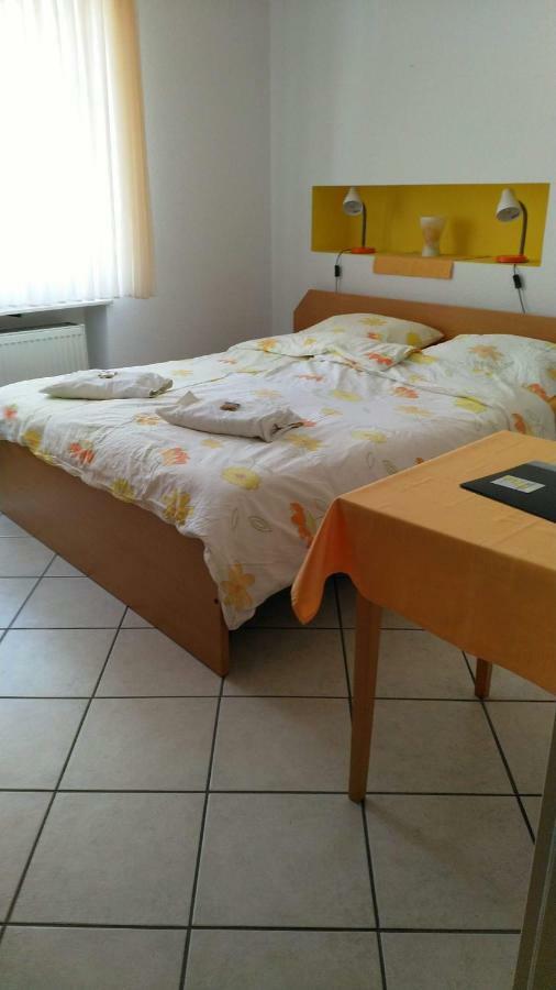 Gastehaus Reuten Bed & Breakfast Ensdorf Dış mekan fotoğraf