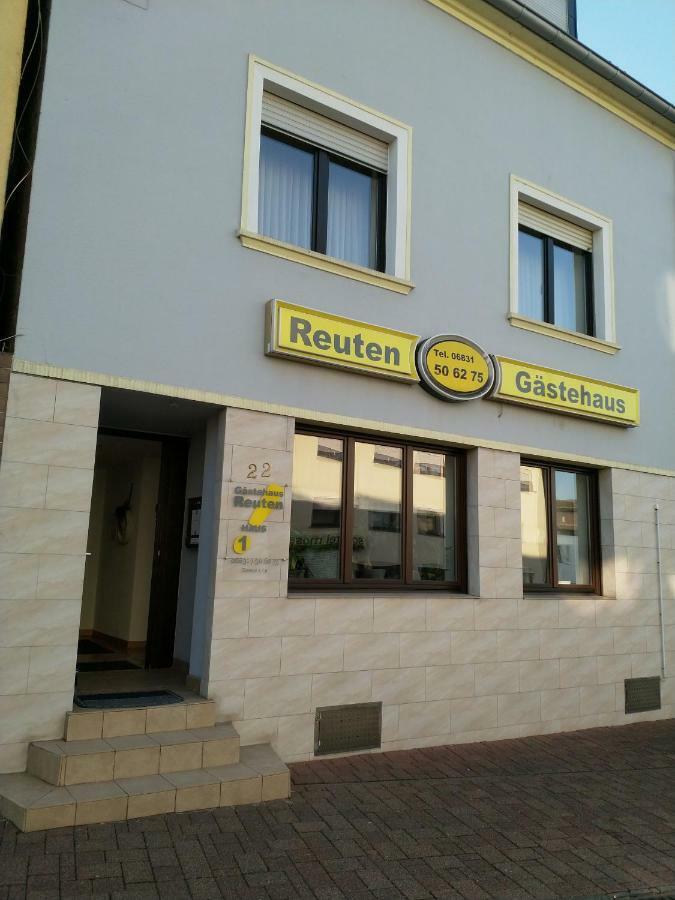 Gastehaus Reuten Bed & Breakfast Ensdorf Dış mekan fotoğraf